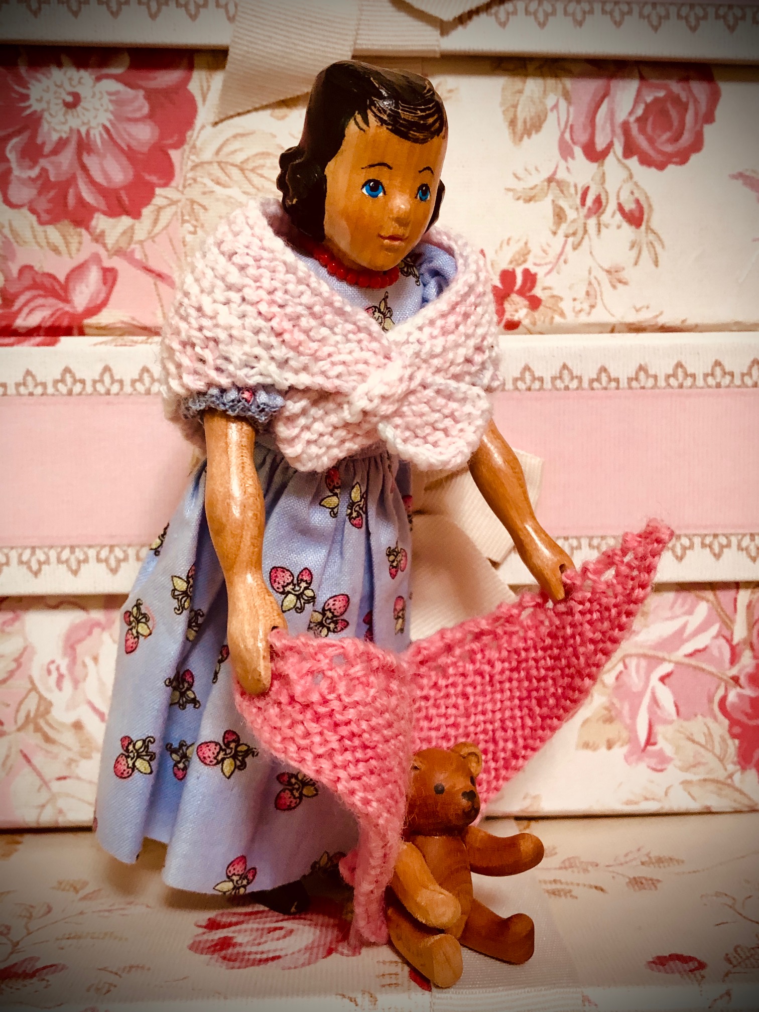 pink shawls